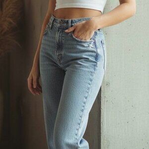 Abercrombie & Fitch The 90's Straight Ultra High Rise Jeans Distressed Blue